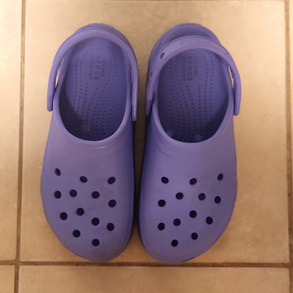 Girls Crocs J5 platform